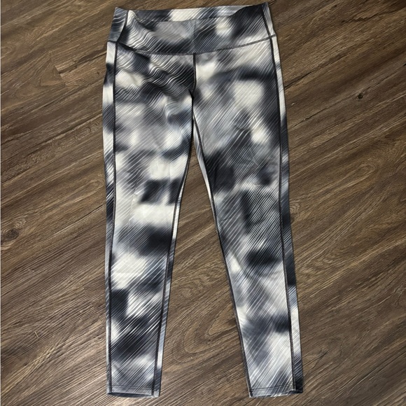 Athleta Pants - Athleta Gray and White Patterned Leggings
